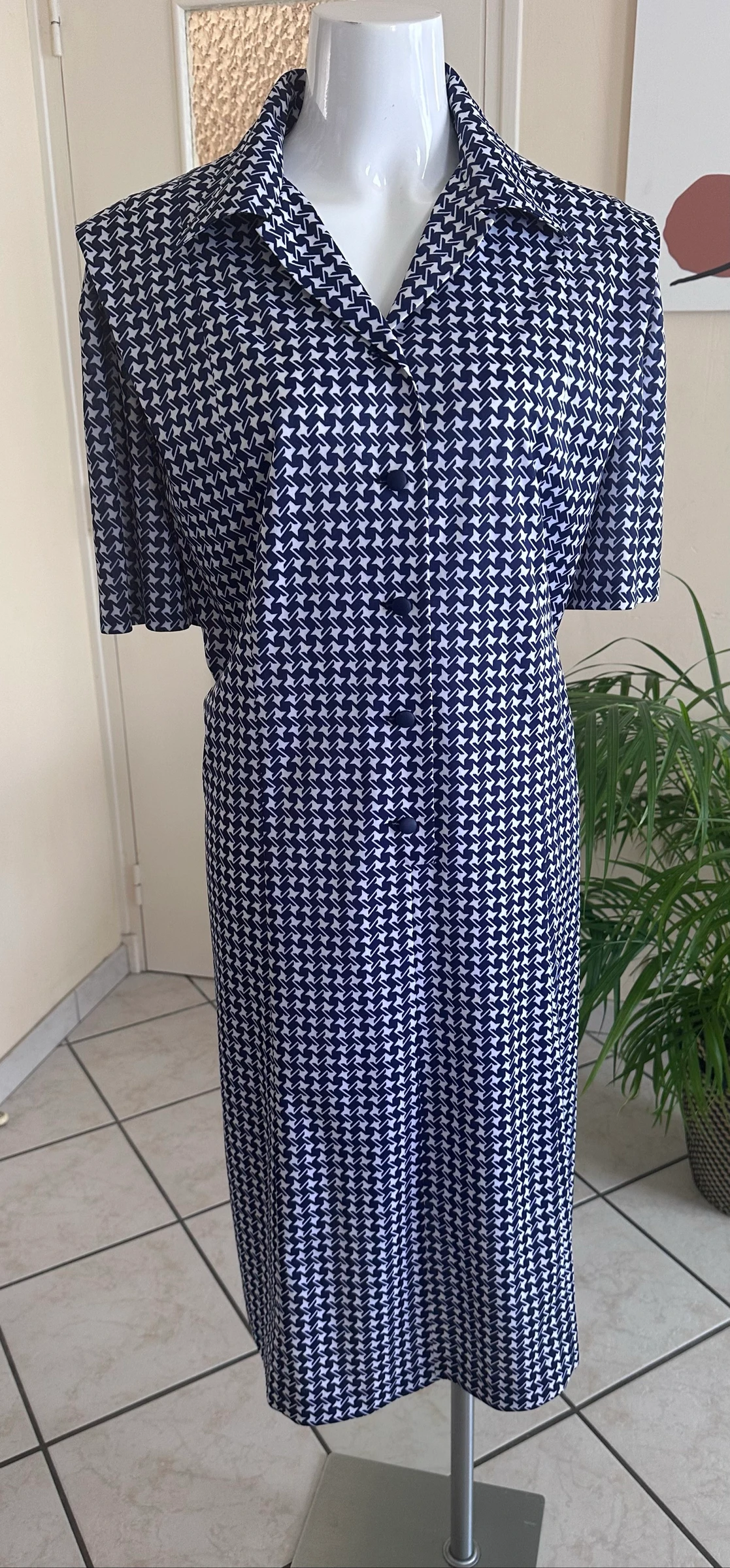 Navy and White Printed Vintage Dress Size 48/50 – Impeccable Condition – photo 7